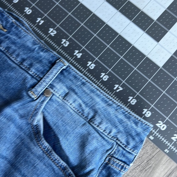 Torrid Denim Jeans Distress Straight leg 18R - Picture 11 of 12